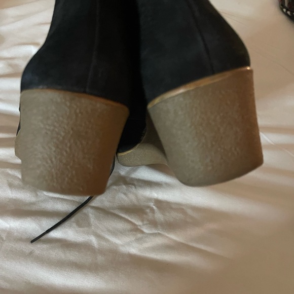 Lucky Brand Wedge Shoe - Picture 4 of 10